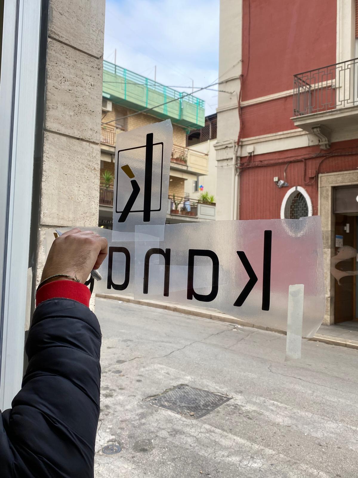 Prespaziato vetrofania